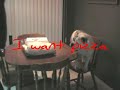 Watch 'English Bulldog quiere pizza '