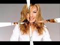 c un montage d'alexandra neldel et de mathis kunzler (lisa et david ds le destin de lisa). la musique: nena 