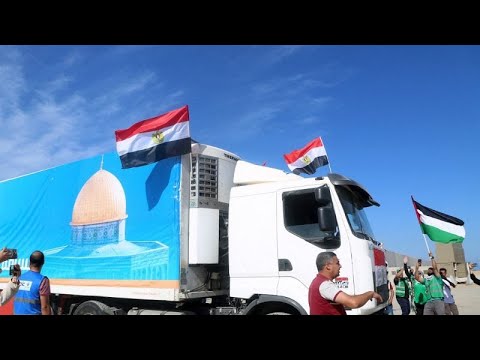 Gaza: Erste 200 LKW mit Hilfsgtern begeistert begr ...