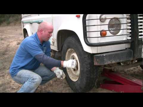 LANDROVER OFFROAD WHEEL AND TYRE CHANGE PT1