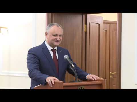 Глава государства вручил Почетные дипломы Президента Республики Молдова группе граждан