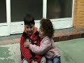 abrazos gratis cole
