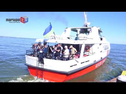 В Мариуполе президент на катере отбил «атаку террористов»