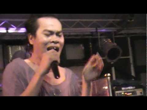 gimmick at the 1oth cool standup comedian nice one  LISTEN