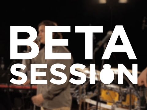 red wine - Koncerten er optaget på Copenhagen Records' kontor d. 9. oktober 2012. Beta Session er skabt i samarbejde med Tuborg. iTunes: http://goo.gl/N08Ab Spotify: ht...