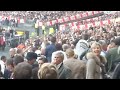laeticia et obispo au concert de johnny hallyday le 16 juin 2012 au stade de france.