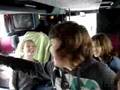 op de bus naar melsen