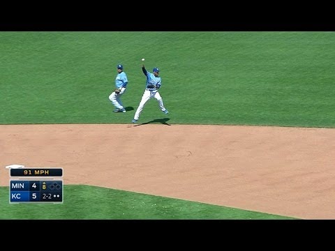 Video: Escobar makes a sensational play in the 8th