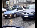 Napoli: piazza garibaldi polizia insegue rapinatori Napoli: piazza garibaldi polizia insegue rapinatori