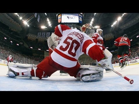 Video: Jonas Gustavsson goes behind-the-back on save