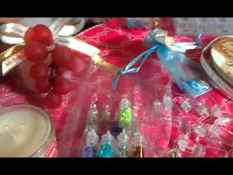 arreglos de primera comunión - Aqui les muestro como recicle las botellitas de decoracion de u�as que compre en el dollar tree y las use como recuerdos de primera comunion para mi hijo.