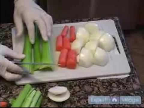 How to prepare and cook the chicken III: Recipe step for making chicken soup