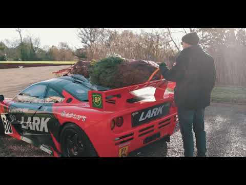 McLaren F1 GTR con utilidad navideña