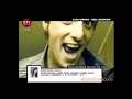 Nell'Assenzio - Luca Dirisio [2010 - COMPLETA] Vorrei che il tempo non portasse via Che la gente non buttasse via mai Vorrei fisarmi di te Per darti il meglio di me Solo il rispetto può difendere La liberà di poter scegliere Ma se dove non c'è Controllo delle idee Aspetteremo un nuovo sole sorgere E sentirai la mia energia far parte anche di te Guarda lontano dove il bere ti è impossibile Poi di colpo il silenzio Lasciarsi andare nel vento Basta parlare in modo semplice Magari farlo senza offendere Parlami dei tuoi guai Che forse sono anche i miei Per tutti quelli che riescono A dare un senso a ciò che pensano Perchè non smetterò mai Di pure ciò che vuoi Aspetteremo insieme un nuovo sole sorgere E sentirai la mia energia far parte anche di te Guarda lontano dove il bere ti è impossibile Poi di colpo il silenzio Dopo un sorso di assenzio Aspetteremo insieme un nuovo sole sorgere E sentirai la mia energia far parte anche di te Guarda lontano dove il bere ti è impossibile Poi di colpo il silenzio E tutto non ha più senso