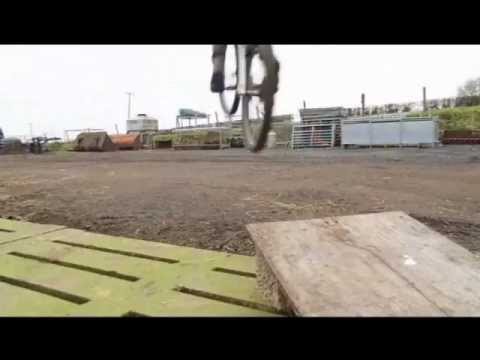 chain reaction cycles