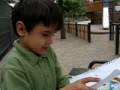 Mi hijo Alejandro explica cómo ha hecho su dibujo