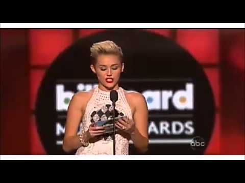 Miley Cyrus entrega premio 'Top Male' para Justin Bieber Billboards 2013