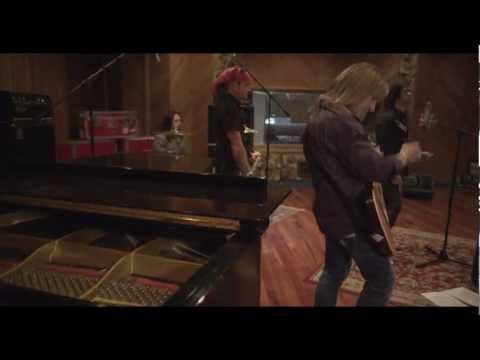 hard white - The second Videoclip taken from 2012 studio album