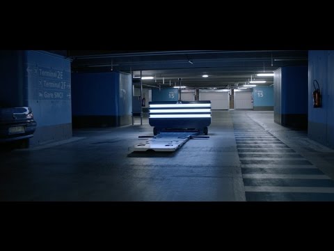 Роботы стали парковщиками в аэропорту Парижа
