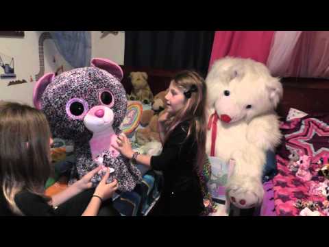 Leona and her Xl beanie boo