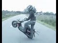 Motorrad-Video Stunt with scooters