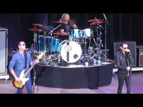 EarvinGotti - Stone Temple Pilots and Chester Bennington perform