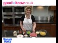 How to make pasta bake with a cheesy topping