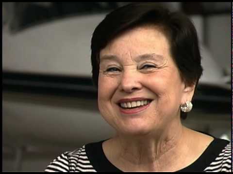 Suzy Azar, mayor and pilot