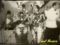 pela primeira e �nica vez carmen e aurora miranda aparecem juntas em um filme. elas cantam 'cantoras do r�dio', enorme sucesso gravado em 1936.

o n�mero faz parte do musical 'al�, al�, carnaval', do mesmo ano, dirigo por adhemar gonzaga, da cin�dia.

obs: v�deo com disparo de tempo e asincronia por defeitos na c�pia original. a c�pia restaurada pela cin�dia, n�o est� dispon�vel para o grande p�blico.
