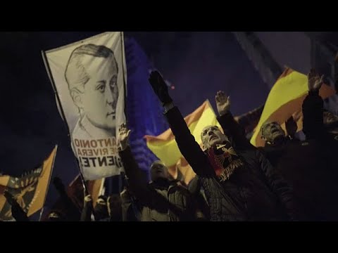 Spanien: 500 Anhnger der faschistischen Falangisten-Bewegung marschieren in Madrid