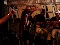 Papoula canta naquela mesa