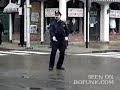 Tony ta?cz?cy policjant Tony ta?cz?cy policjant