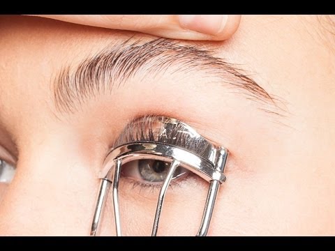 how to use eyelash curlers properly
