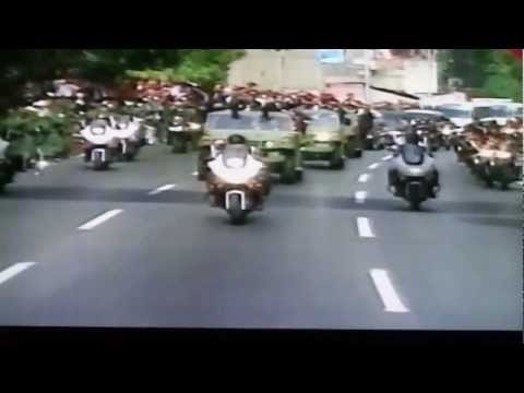 Nevado - El perro que se unió a la marcha que recorrió más de 12 kilómetros de las calles de Caracas durante el cortejo fúnebre del presidente Hugo Chávez este vierne...