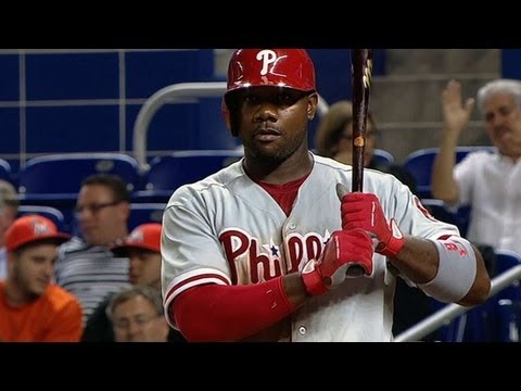 Video: PHI@MIA: Howard smacks three hits, drives home three