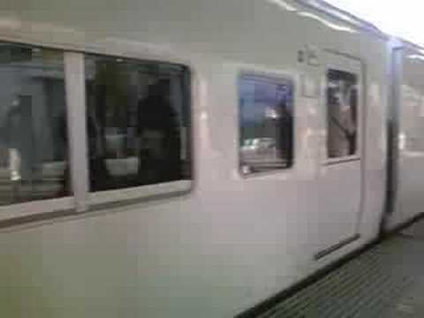 Rush hour train in Yokohama,Japan (JR Tokaido Line)