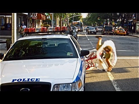 Watch how this bicyclist respond when they gave him a ticket