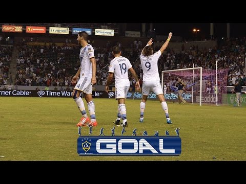 Video: Alan GORDON scores a SCREAMER from distance | GOAL