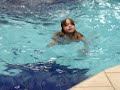 Pedrita na piscina