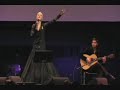 Mariza interpreta 'Lisboa Não Sejas Francesa' em homenagem a Amália Rodrigues, num espectáculo em memória do concerto que Amália Rodrigues deu no Olympia em 1987, o seu último concerto naquela mítica sala parisiense. O espectáculo levado a cabo no Campo Gande, em Lisboa, contou com a participação da 'trindade do fado do século XXI': Mariza, Camané e Ana Moura, para além da veterana e irmã de Amália, Celeste Rodrigues, e Ricardo Ribeiro e Carminho (Carmo Rebelo de Andrade).Não podia deixar também de agradecer à Nafaziram pela disponibilidade e pelo trabalho!