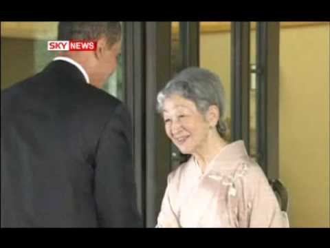 La reverencia de Obama ante el emperador Akihito causó polémica en EE.UU.