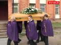 videos de Atsisveikinusi su sūnaus nužudytu tėvu, šeima ruošiasi laidoti dukrą