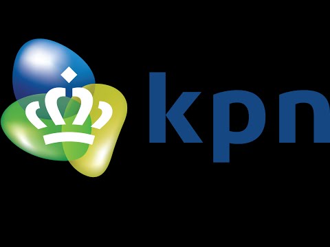 KPN medewerkster legt de hoorn neer tijdens gesprek met klant
