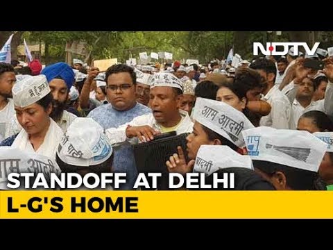 AAP Protest Outside Lt Governor's House Enters 3rd Day