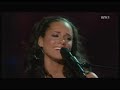 alicia-keys-fallin-live-at-pregrammy-party.html