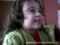İkisini ayrı ayrı seyredince komikti ama şimdi aynı kız olduğunu farkettik.. Bu aile bir canavar mı yetiştiriyor ve bunu marifet mi zannediyor :( Atatürk ölmüş http://www.youtube.com/watch?v=xwSHm2Ni-S8 Süper Mario yapamıyorum http://www.youtube.com/watch?v=c6oS41sO5a8&feature=related