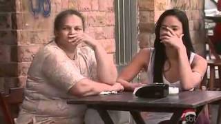 Choi kham - Ngam nhin chang phuc vu co khoai rat to
