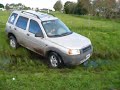 freelander bajando cuneta