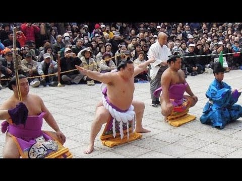 白鵬、双葉山の故郷で土俵入り 大分・宇佐神宮