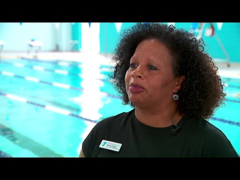 Gli istruttori acquatici spiegano le strategie di salvataggio dell’acqua | Wood TV8 Gli istruttori acquatici spiegano le strategie di salvataggio dell’acqua | Wood TV8